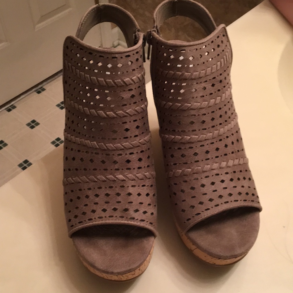Gray, open toe wedge heels Size 8.5 M